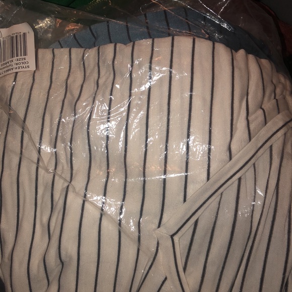 NWT-Tie Die Shirt🔥MAKE AN OFFER🔥 - Picture 8 of 8